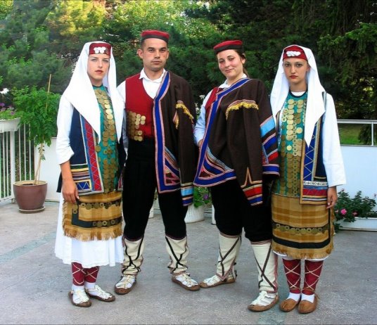 Описание: Болгария нац костюм